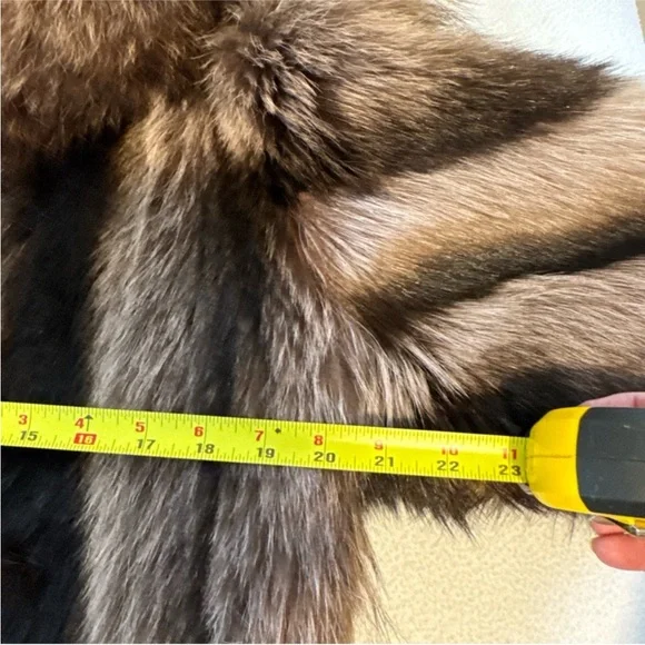 DION FURS Chicago fur size 12-14 Large - Picture 10 of 12